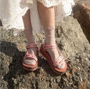 Teva x Anna Sui Flatform Universal in Lollipop Pink 6